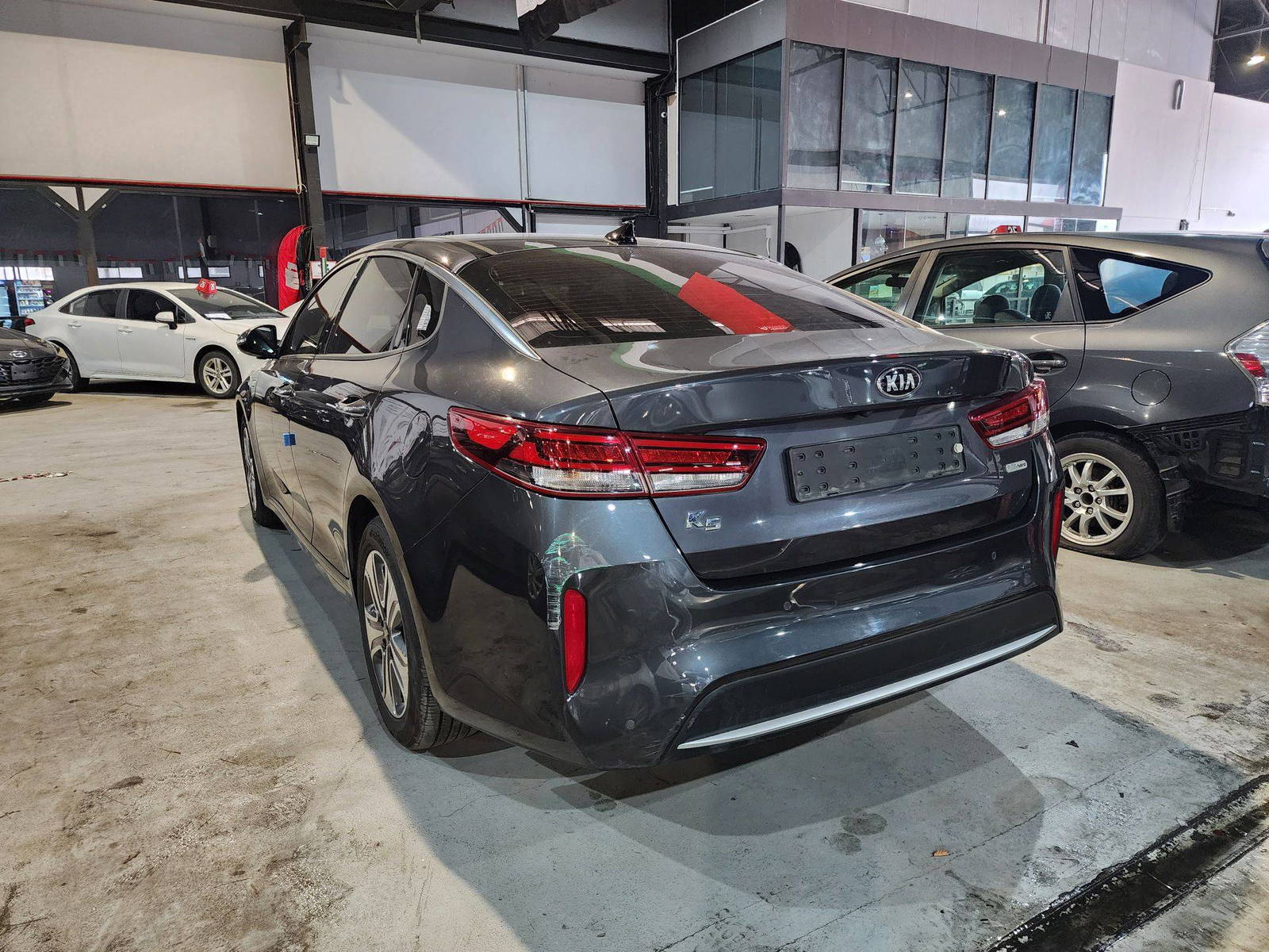2016 KIA K5 — 203387 KM — Lot 003654 — Al Quoz - Marhaba Auctions Used Cars - Image 4