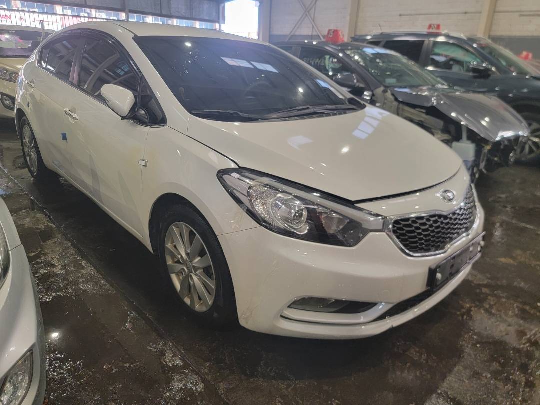 2014 KIA K3 — 185949 KM — Lot 171467 — Main - Marhaba Auctions Used Cars - Image 4