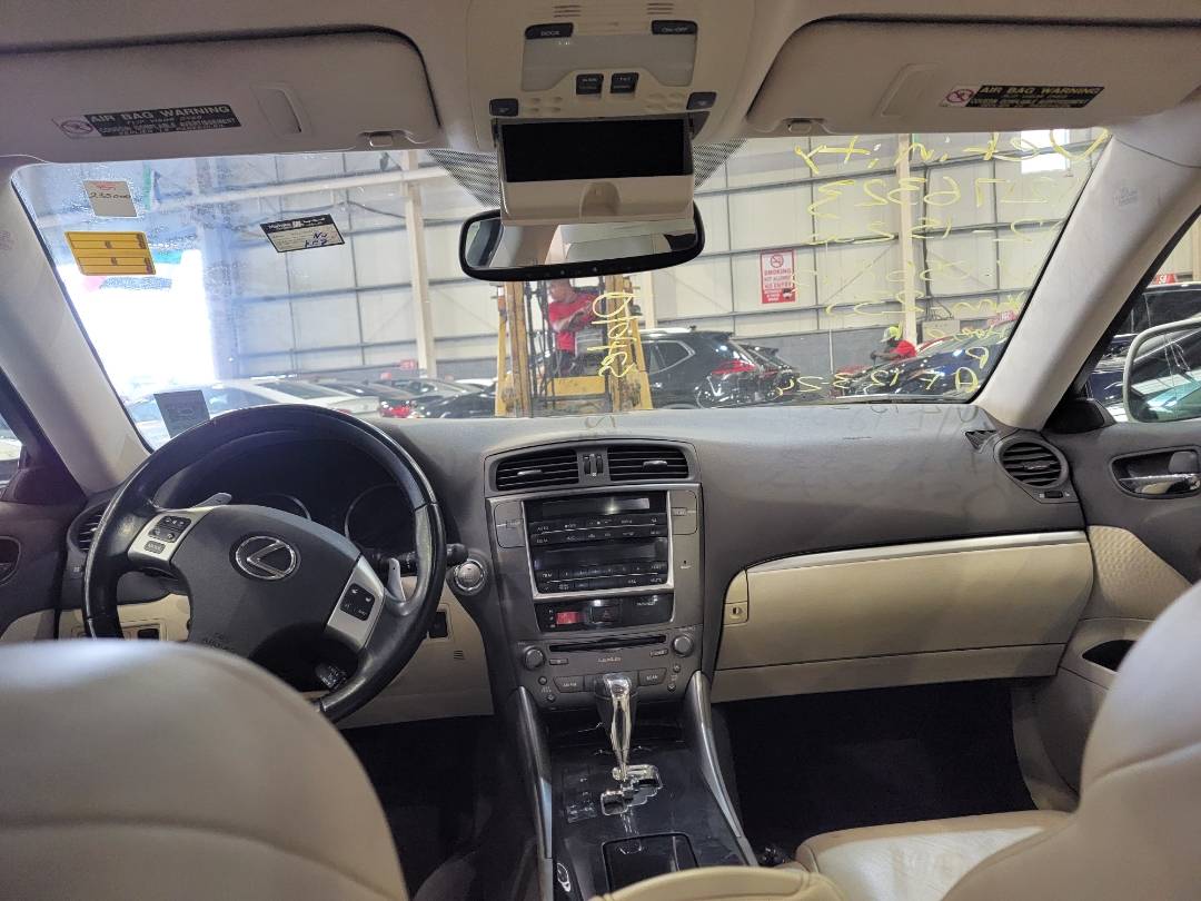 2012 LEXUS IS 250 — 229318 KM — Lot 12176323 — Ind. 12 - Marhaba Auctions Used Cars - Image 8