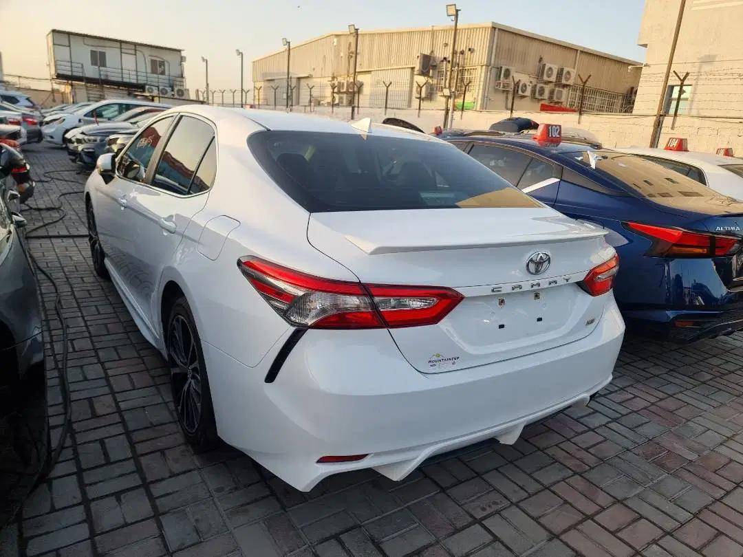 TOYOTA CAMRY