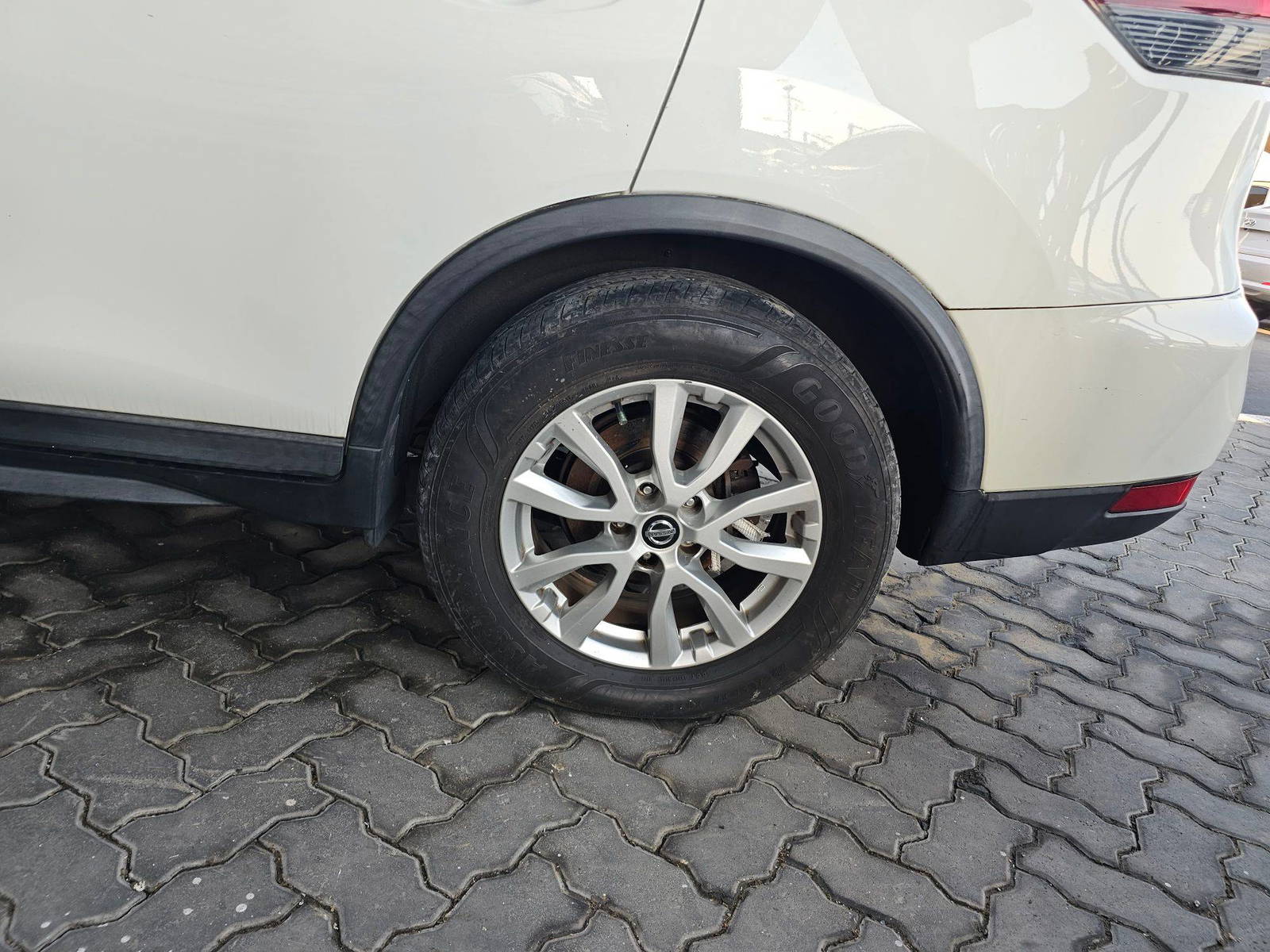 NISSAN ROGUE 2018 - Marhaba Auction Used Cars - Image 8