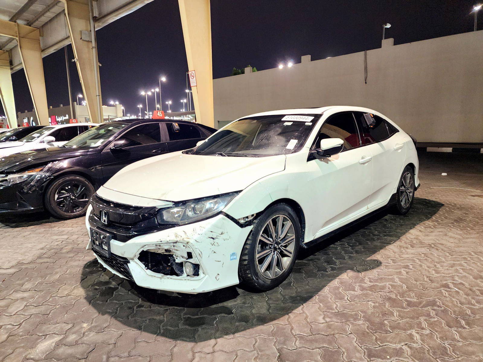 2017 HONDA CIVIC — 152877 KM — Lot 81030944 — Souq - Marhaba Auctions Used Cars - Image 5