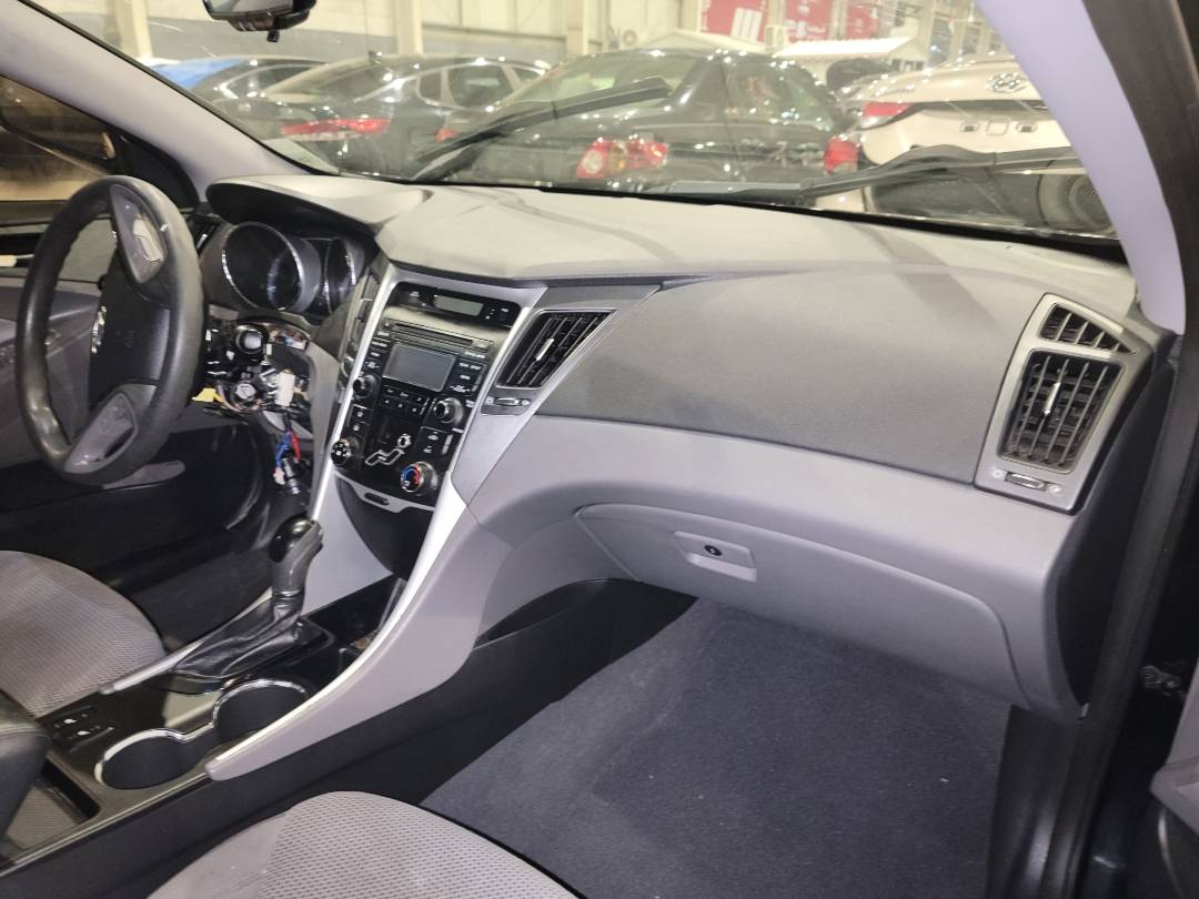 2013 HYUNDAI SONATA — 101984 Miles — Lot H752900 - Marhaba Auctions Used Cars - Image 6