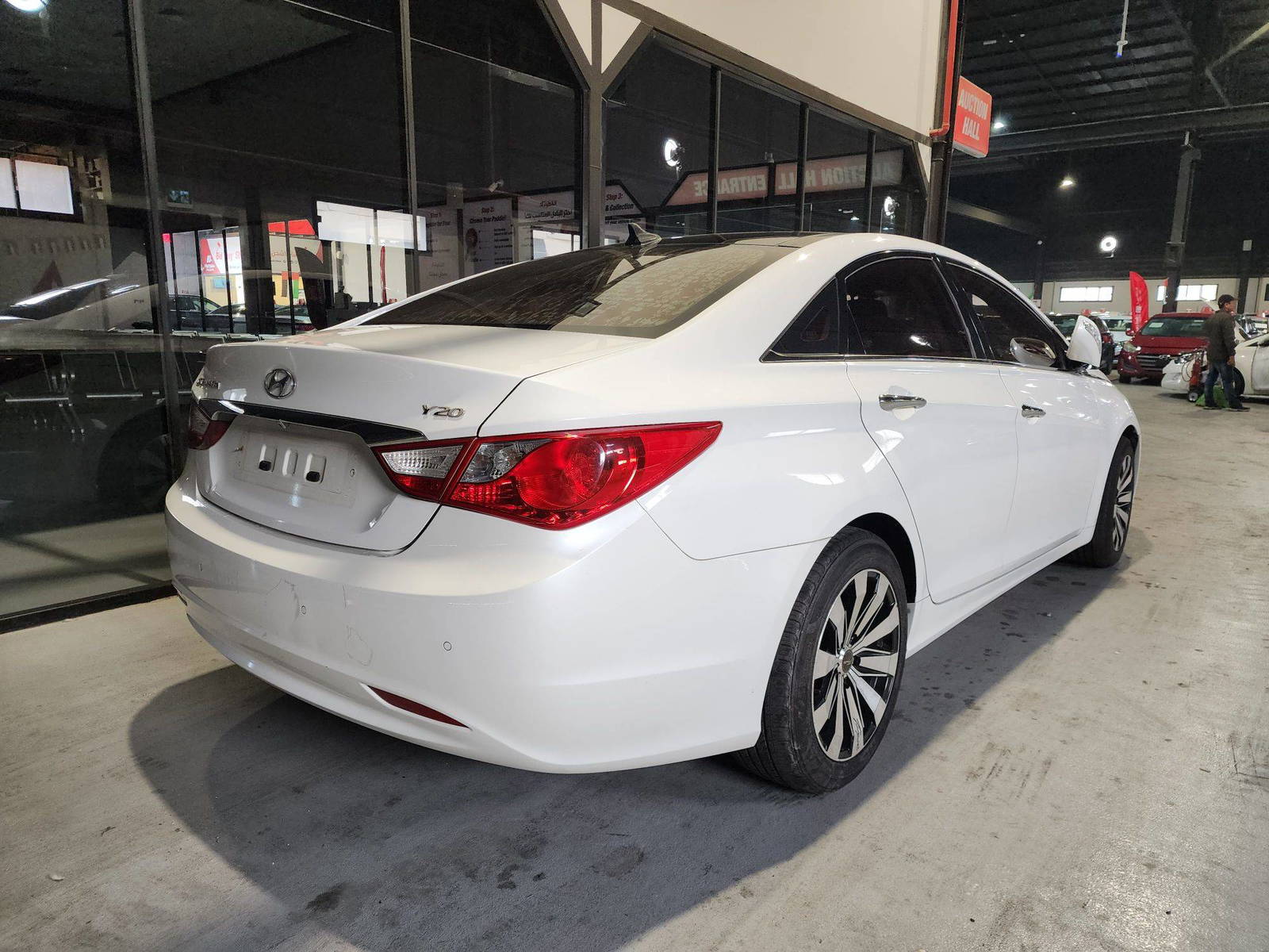 2011 HYUNDAI SONATA — 98137 KM — Lot 229616 — Al Quoz - Marhaba Auctions Used Cars - Image 5