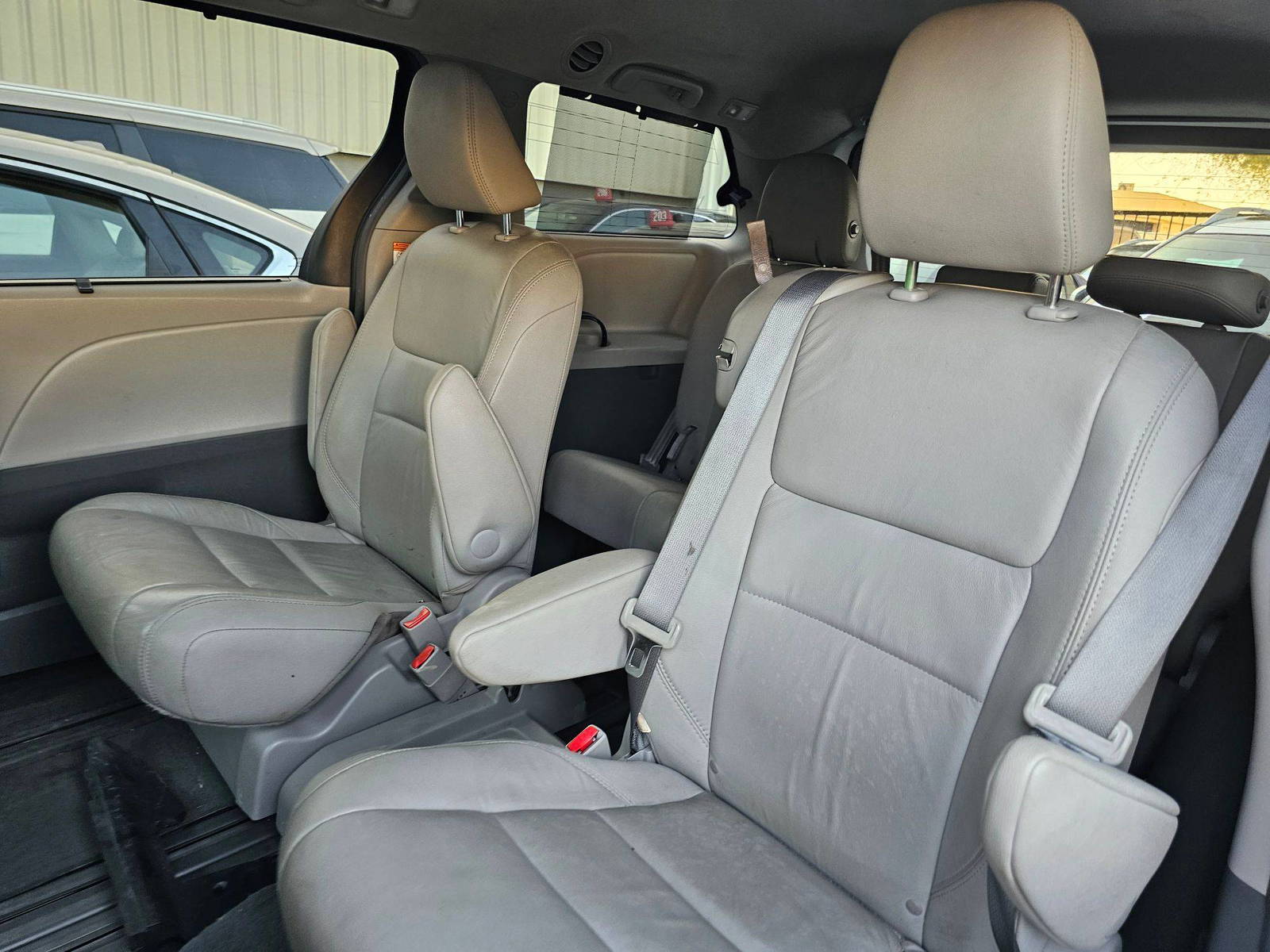 TOYOTA SIENNA 2015 - Marhaba Auction Used Cars - Image 7