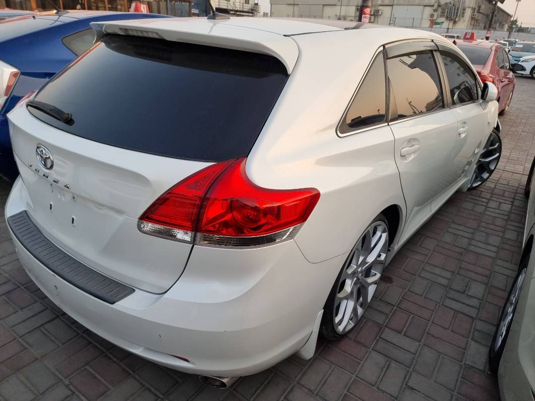 2010 TOYOTA VENZA — 215990 Miles — Lot 37428 — Ind. 12 - Marhaba Auctions Used Cars - Image 4