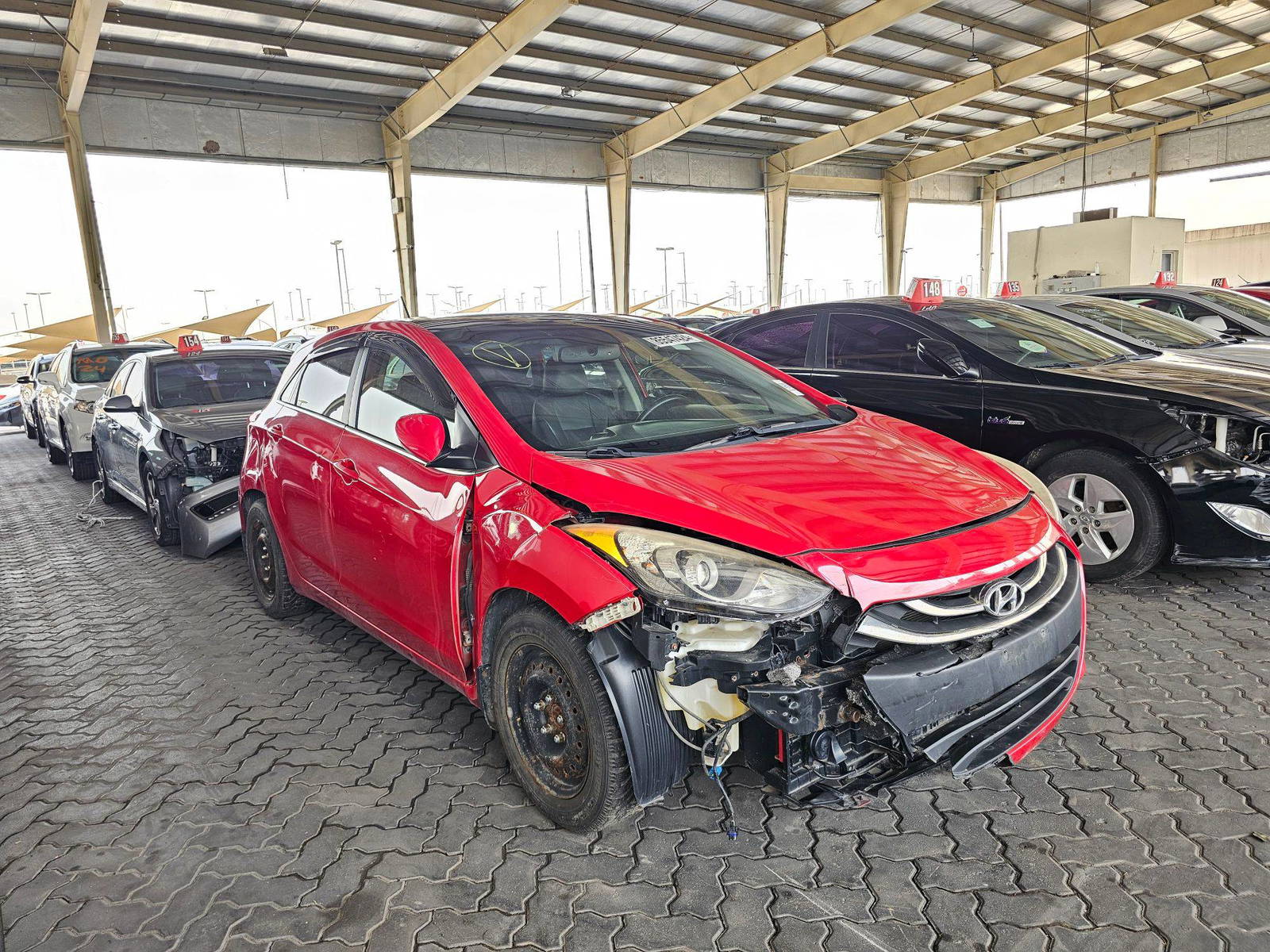 2013 HYUNDAI ELANTRA — 157295 KM — Lot 85547424 — Souq - Marhaba Auctions Used Cars - Image 4