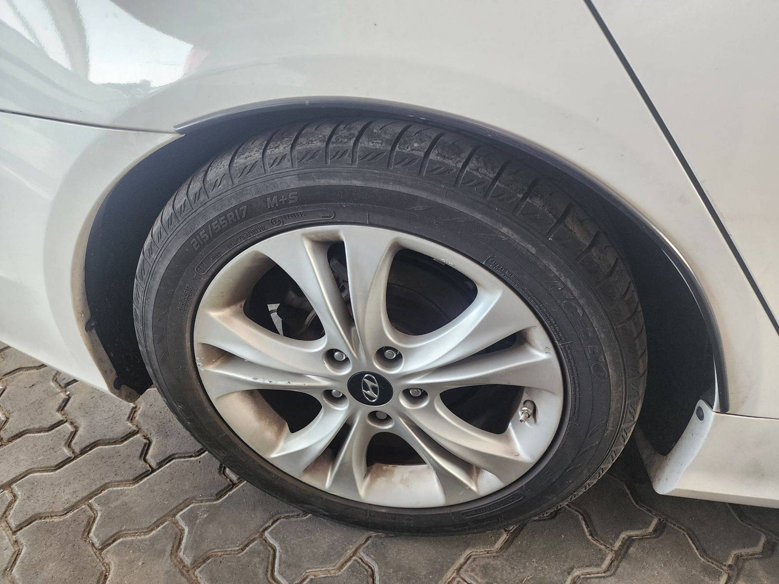 2012 HYUNDAI SONATA — 86130 Miles — Lot 39189324 — Souq - Marhaba Auctions Used Cars - Image 12