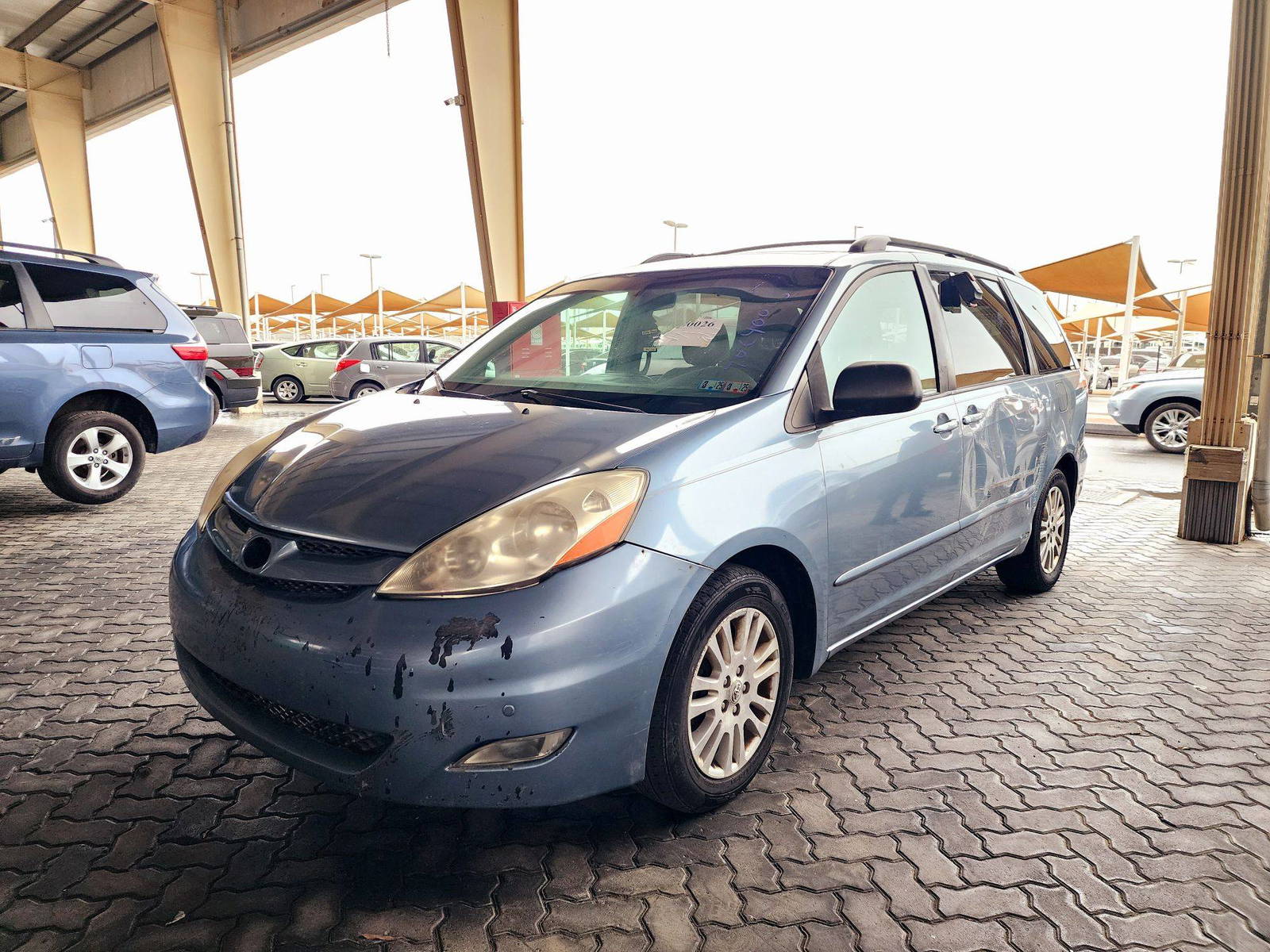 2010 TOYOTA SIENNA — 178497 Miles — Lot C7AS318870 — Souq - Marhaba Auctions Used Cars - Image 5