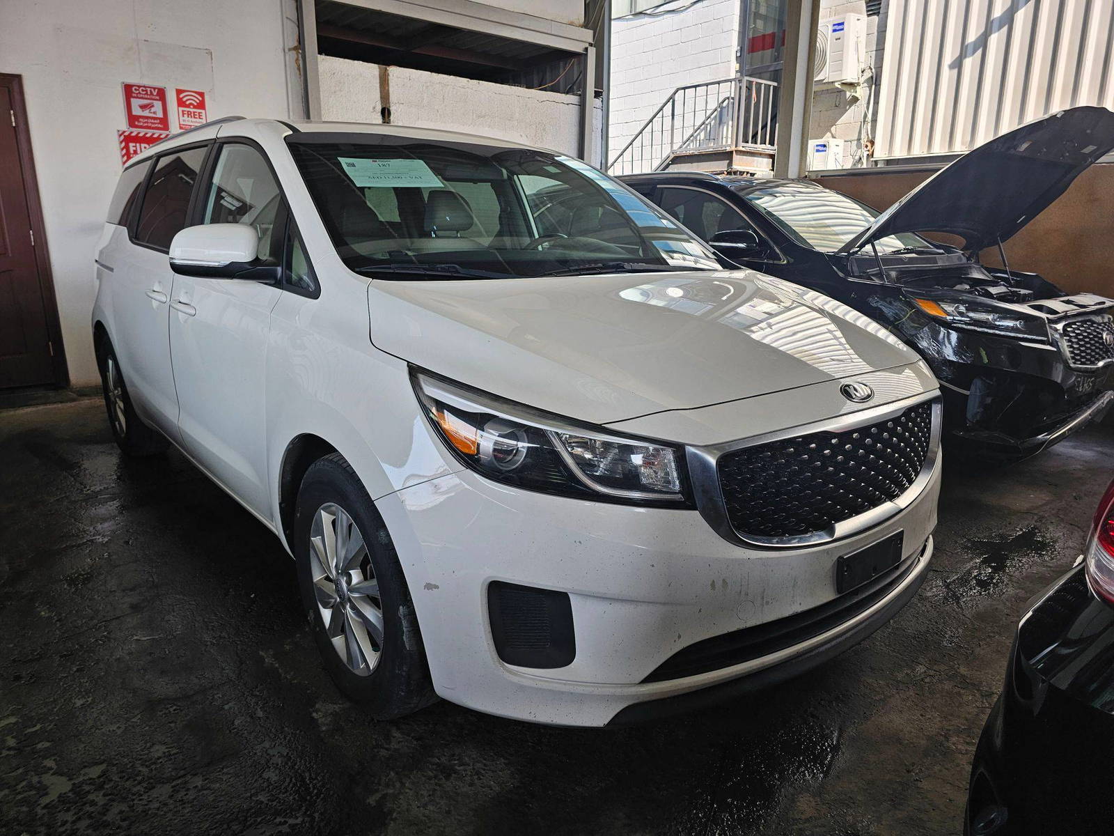 2015 KIA SEDONA — 177205 Miles — Lot KNDMB5C10F6070214 — Main - Marhaba Auctions Used Cars - Image 4