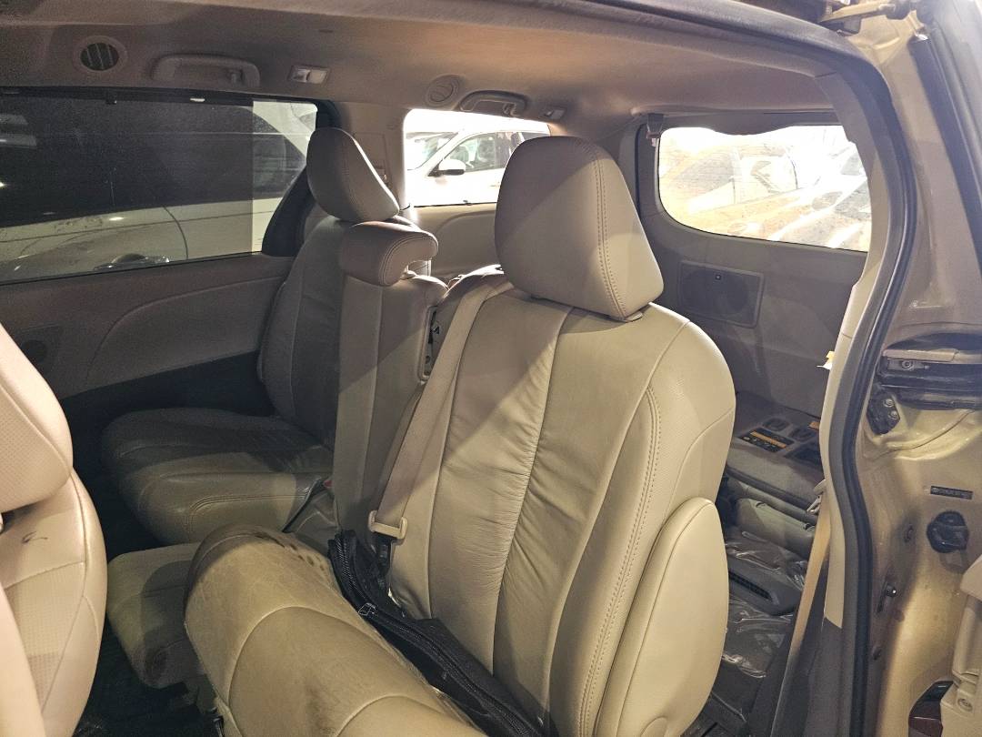 2011 TOYOTA SIENNA — 178736 Miles — Lot S146071 — Main - Marhaba Auctions Used Cars - Image 7
