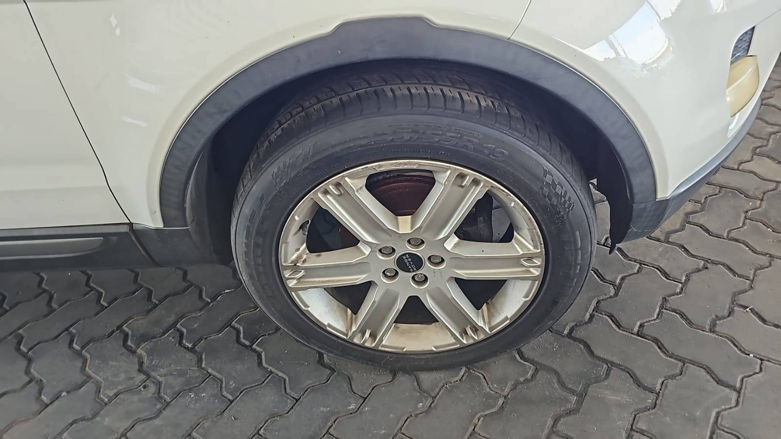 LAND ROVER RANGE ROVER EVOQUE PURE PLUS 2012 - Marhaba Auction Used Cars - Image 6