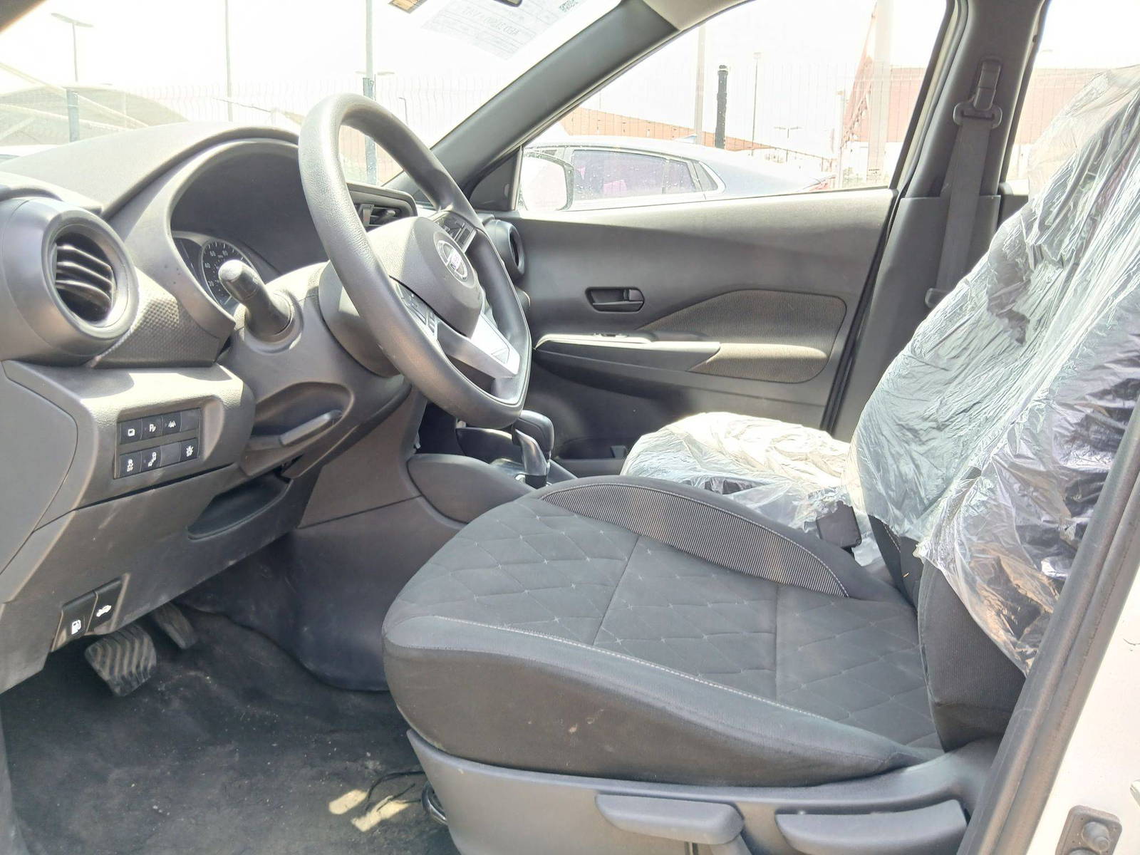 2020 NISSAN KICKS — 115242 Miles — Lot V5LL516153 — Souq - Marhaba Auctions Used Cars - Image 8