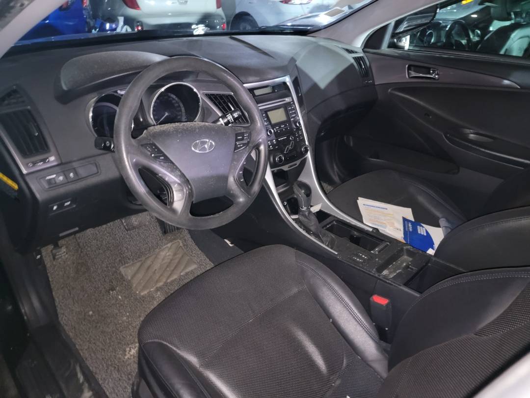 2012 HYUNDAI SONATA — 209579 KM — Lot CA052192 — Souq - Marhaba Auctions Used Cars - Image 7