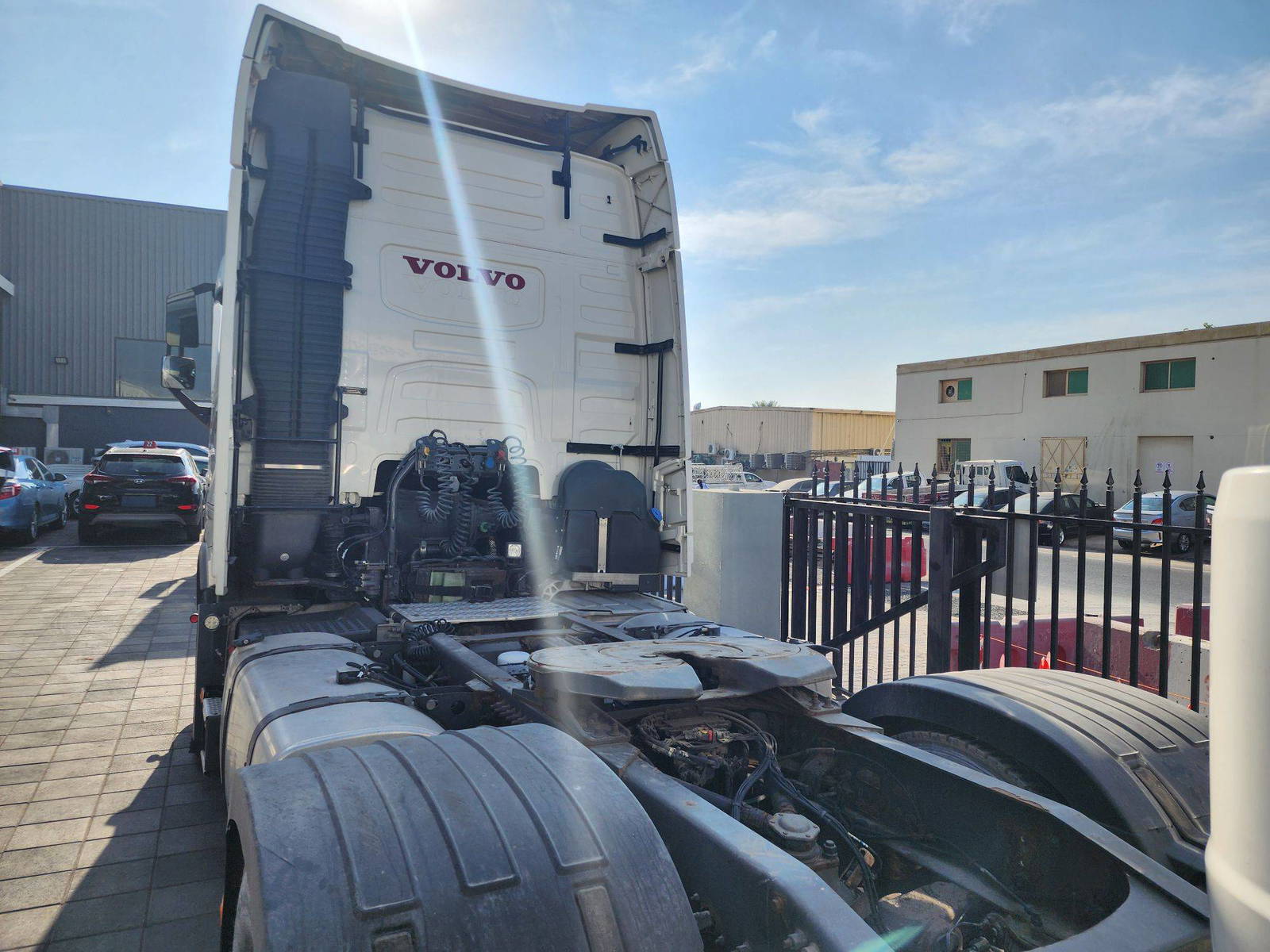 2014 VOLVO FH-Series — 961083,9 KM — Lot 693528 — Al Quoz - Marhaba Auctions Used Cars - Image 5