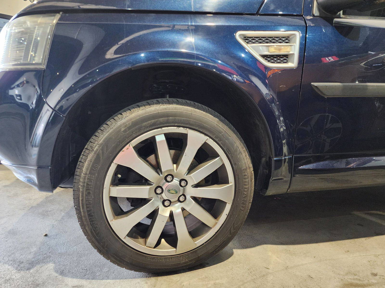 2009 LAND ROVER LR2 — 120189 KM — Lot 123795 — Al Quoz - Marhaba Auctions Used Cars - Image 15