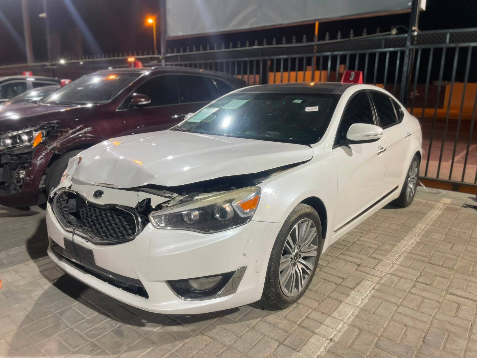 2016 KIA CADENZA — 181106 Miles — Lot 43701560 — Souq - Marhaba Auctions Used Cars - Image 3