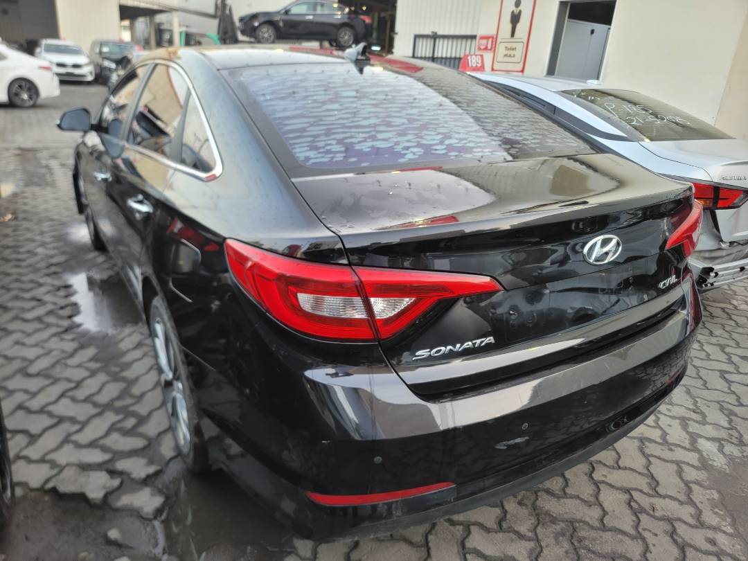 2015 HYUNDAI SONATA — 185984 KM — Lot FA045950 — Souq - Marhaba Auctions Used Cars - Image 3
