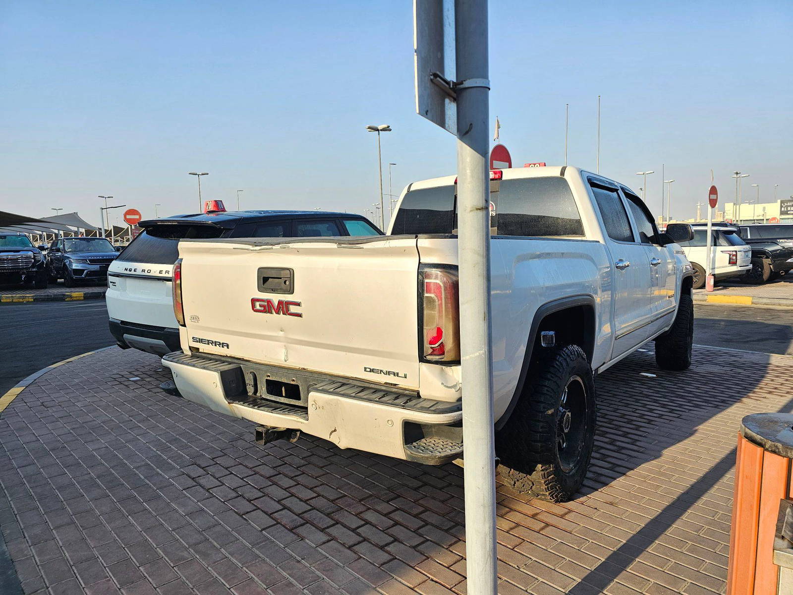 GMC SIERRA, K1500 DENALI 2017 - Marhaba Auction Used Cars - Image 4