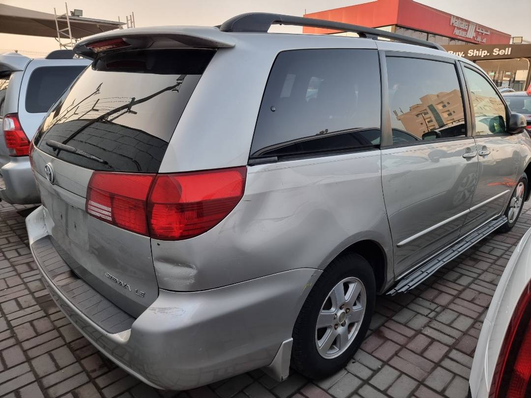2004 TOYOTA SIENNA — 246799 Miles — Lot 215478 — Ind. 12 - Marhaba Auctions Used Cars - Image 4