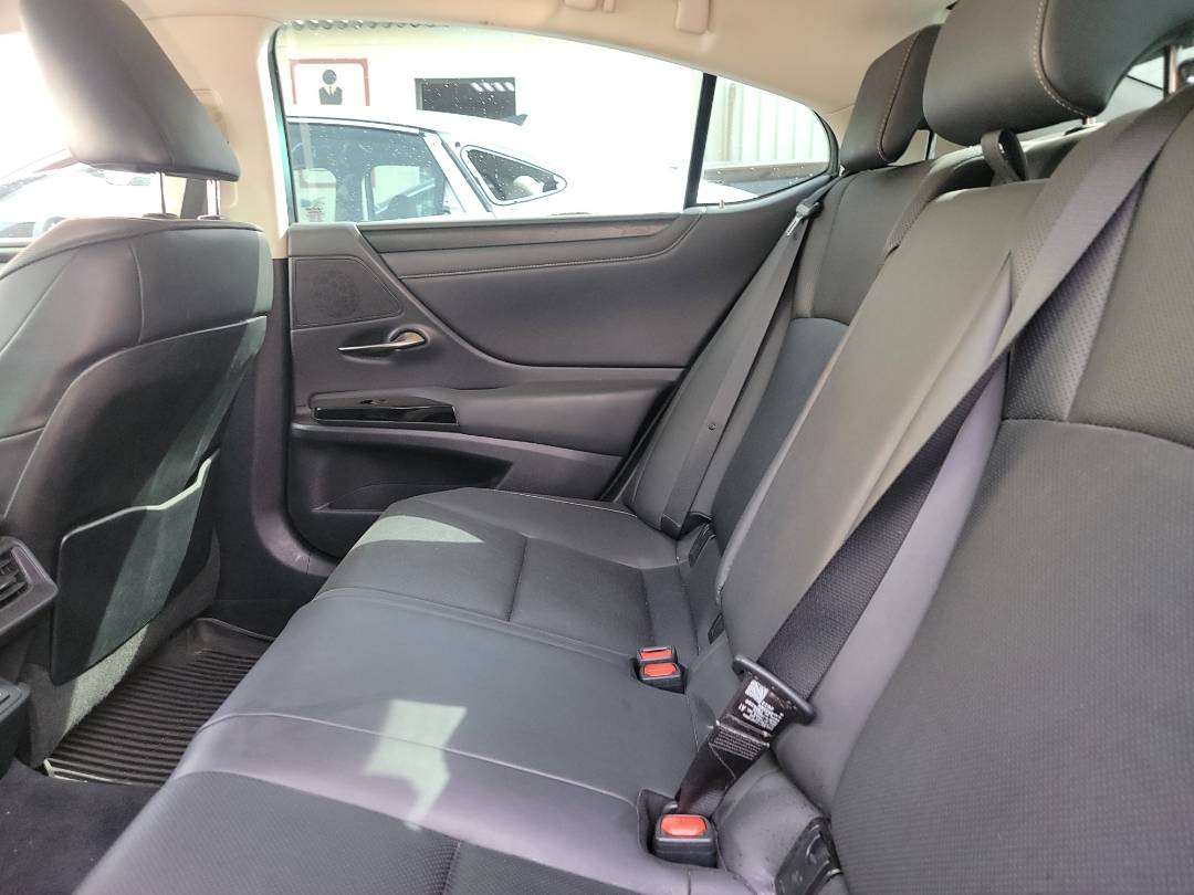2022 LEXUS ES 300H — 131796 Miles — Lot U025914 — Main - Marhaba Auctions Used Cars - Image 7