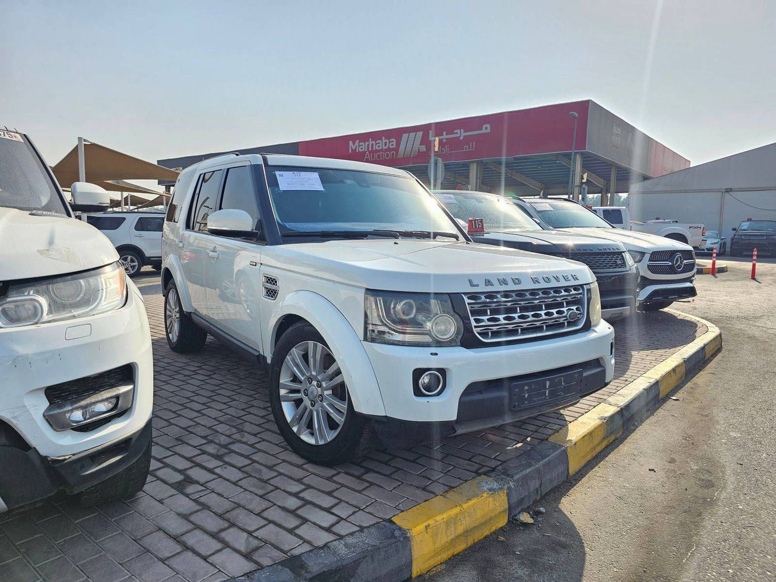 2015 LAND ROVER LR4 HSE LUXURY — 254956 KM — Lot AV6FA774875 — Souq - Marhaba Auctions Used Cars - Image 4