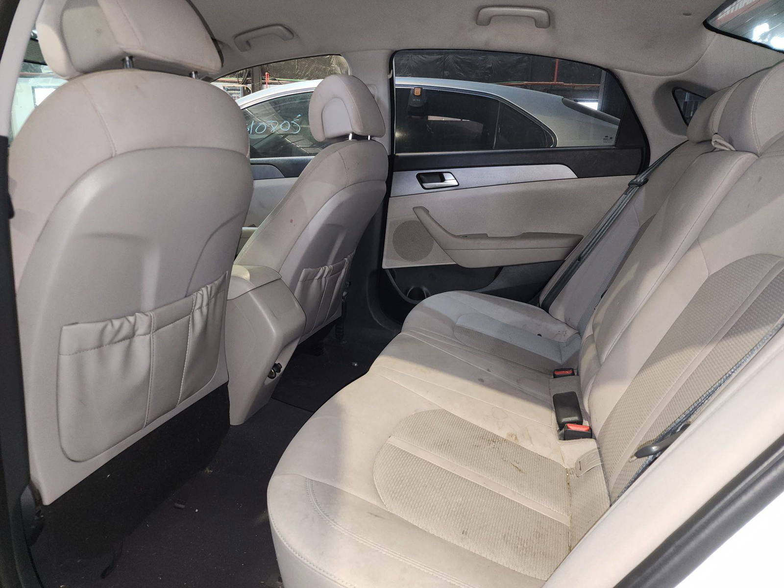 2017 HYUNDAI SONATA — 165047 Miles — Lot F8HH441478 — Al Quoz - Marhaba Auctions Used Cars - Image 8