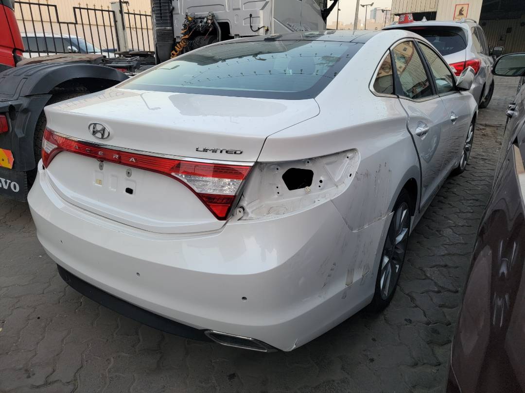 2015 HYUNDAI AZERA — 87350 Miles — Lot 483190 — Main - Marhaba Auctions Used Cars - Image 5