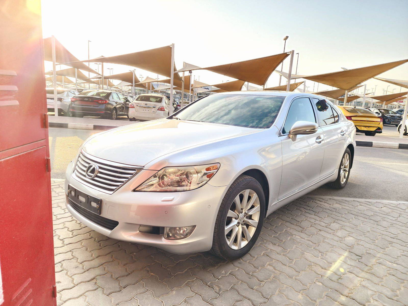 2012 LEXUS LS 460 — 129301 KM — Lot 3C5109416 — Souq - Marhaba Auctions Used Cars - Image 5