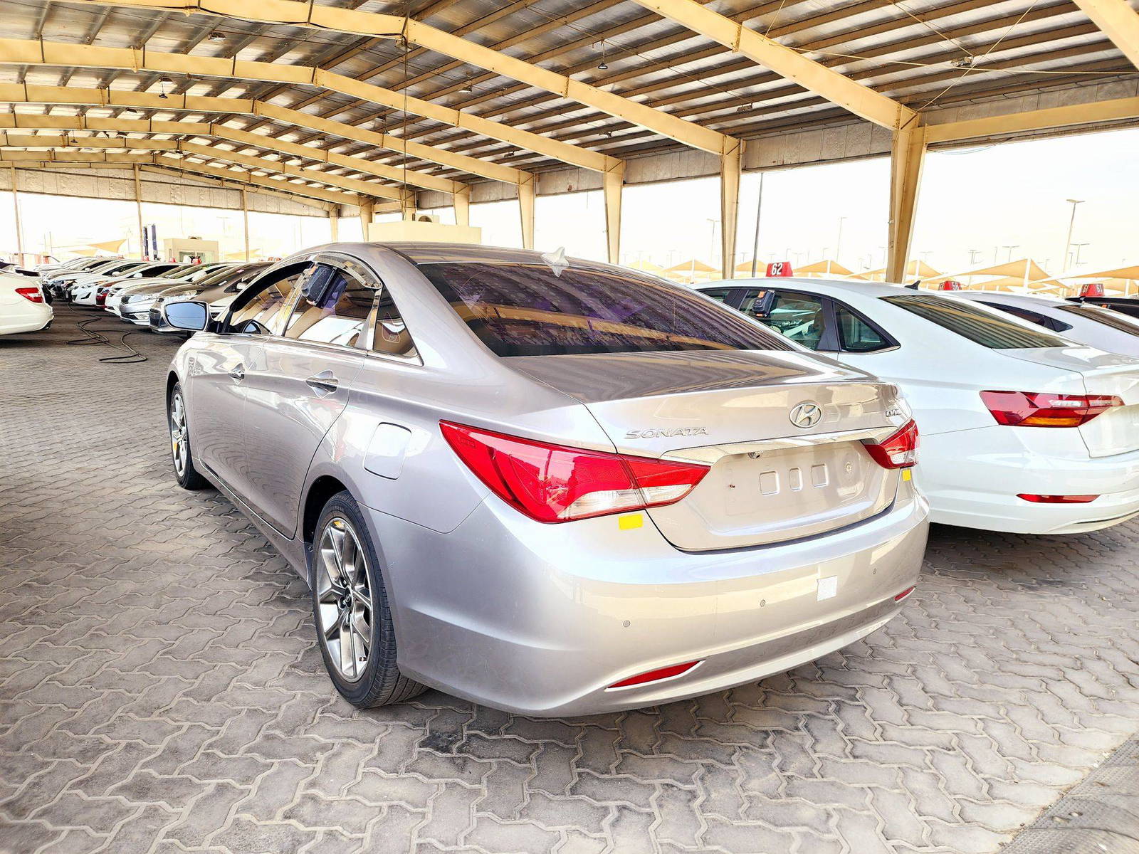 2014 HYUNDAI SONATA — 151611 KM — Lot ABEA61431 — Souq - Marhaba Auctions Used Cars - Image 5