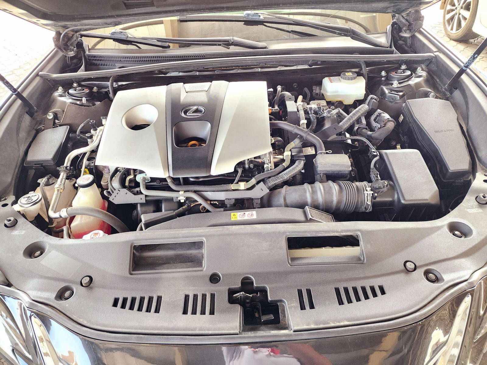 LEXUS ES 300H 2021 - Marhaba Auction Used Cars - Image 12