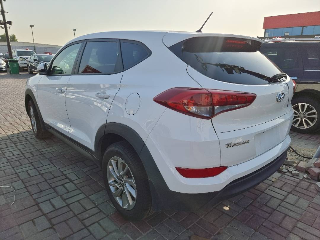 2018 HYUNDAI TUCSON — 144780 Miles — Lot 125487 — Souq - Marhaba Auctions Used Cars - Image 4