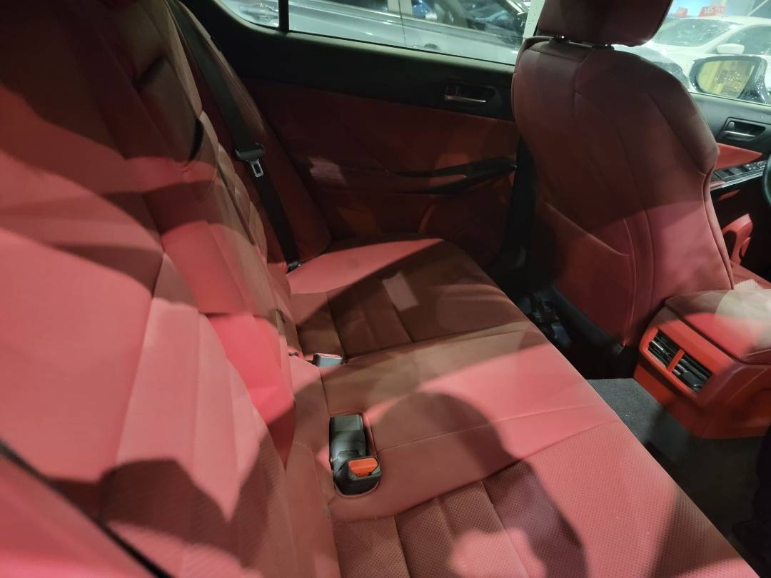 2021 LEXUS IS-350 — 2032 KM — Lot 037391 - Marhaba Auctions Used Cars - Image 8