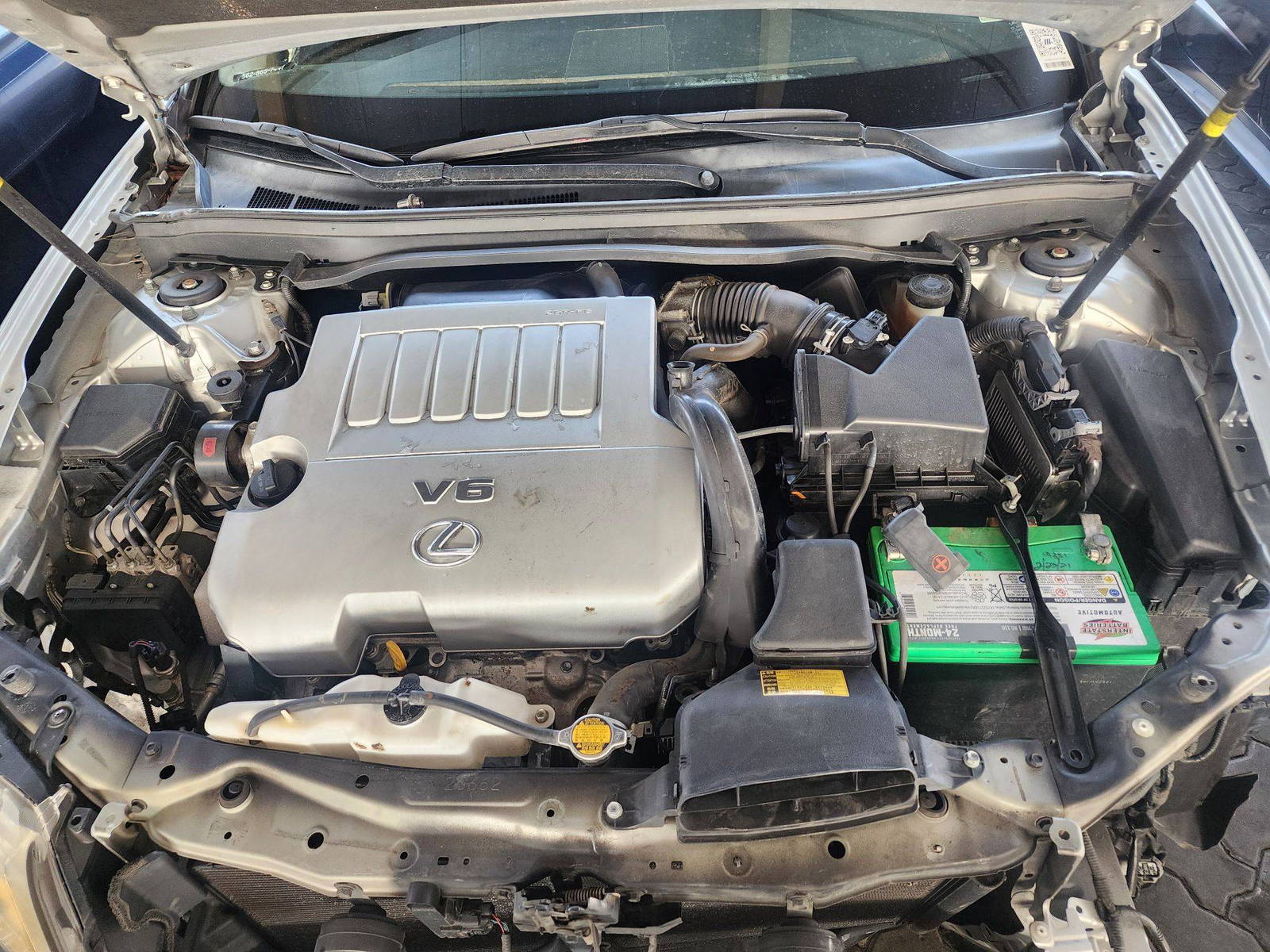 2015 LEXUS ES 350 — 97964 Miles — Lot F2172507 — Souq - Marhaba Auctions Used Cars - Image 9