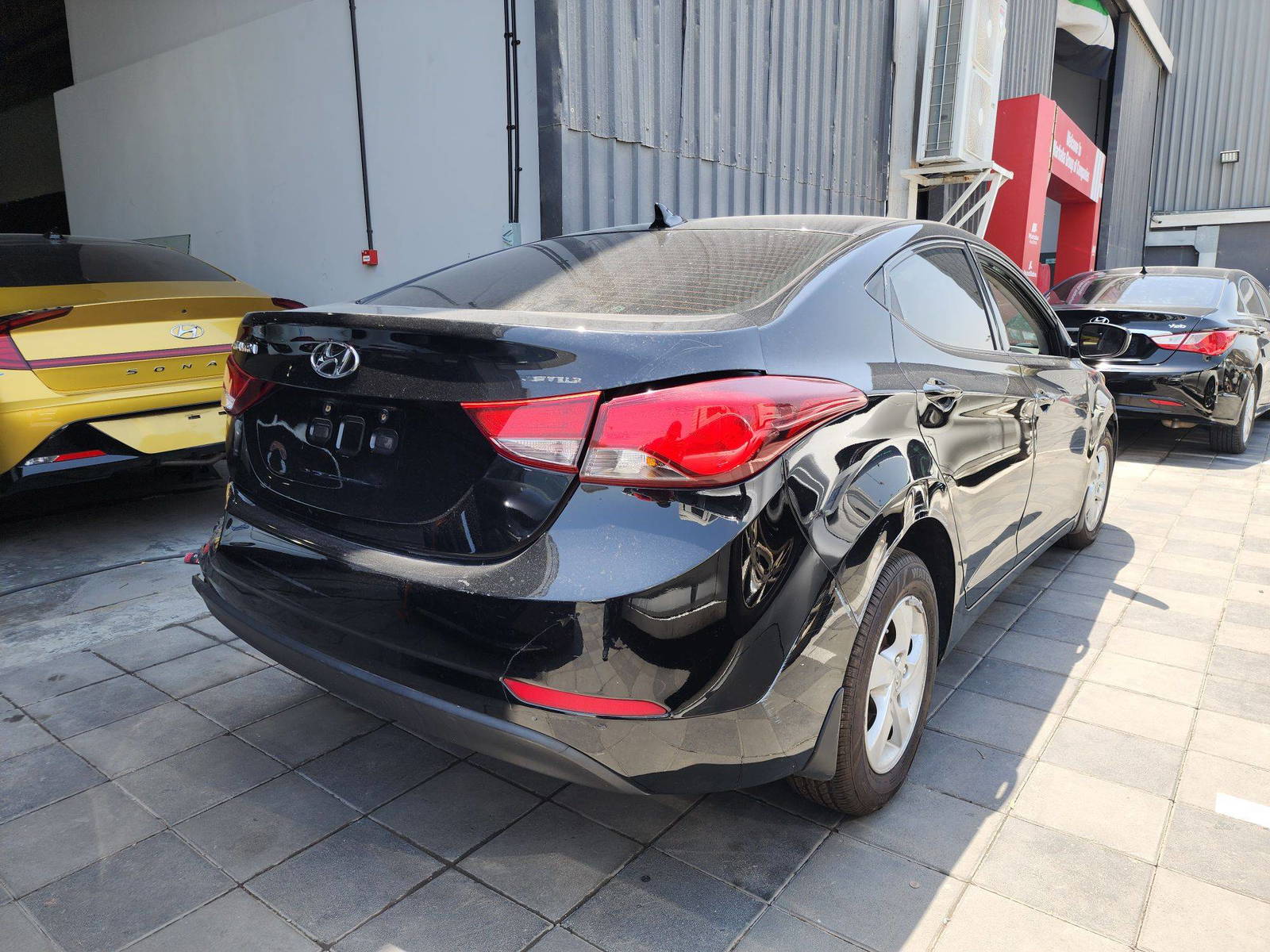 2015 HYUNDAI ELANTRA — 156587 Miles — Lot 214587 — Al Quoz - Marhaba Auctions Used Cars - Image 5