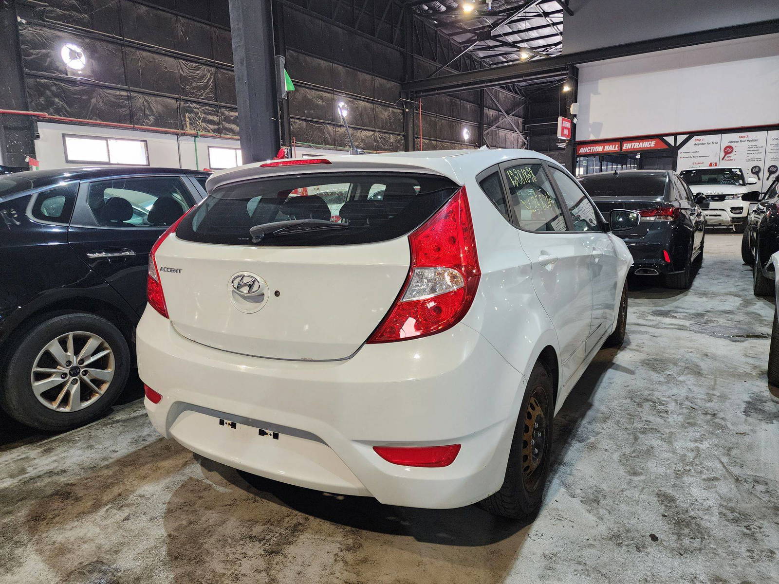2017 HYUNDAI ACCENT — 175604 KM — Lot 12281828 — Main - Marhaba Auctions Used Cars - Image 5