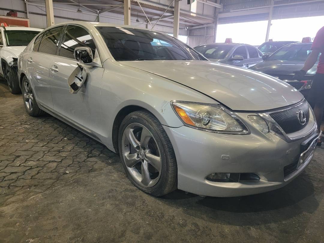 2010 LEXUS GS460 — 176412 KM — Lot 9A5003826 — Main - Marhaba Auctions Used Cars - Image 4