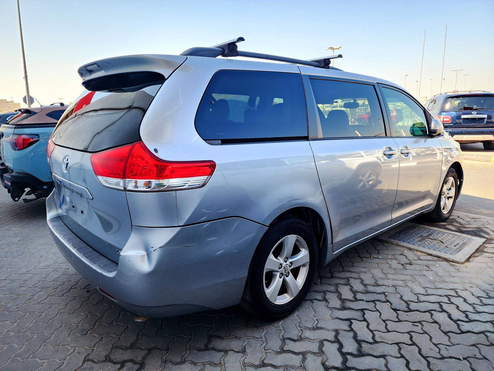 2013 TOYOTA SIENNA — 251157 Miles — Lot 63785544 — Souq - Marhaba Auctions Used Cars - Image 4
