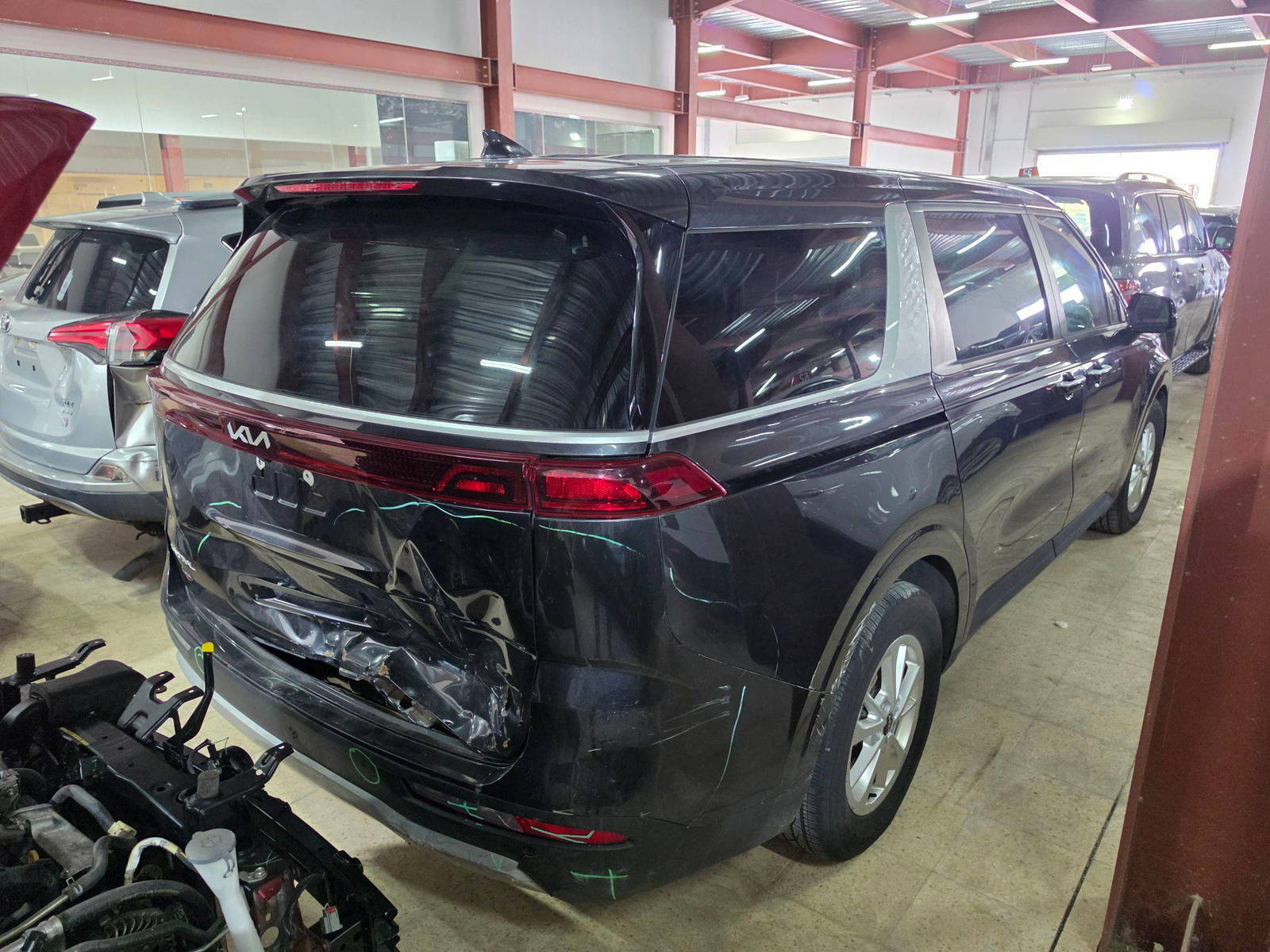 2023 KIA CARNIVAL LX — sold — 92286 Miles — Lot 96899315 - Marhaba Auctions Used Cars - Image 4