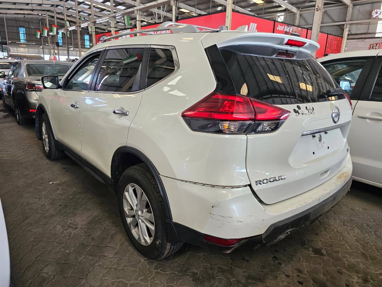 2017 NISSAN ROGUE — 226085 KM — Lot C762877 — Main - Marhaba Auctions Used Cars - Image 5