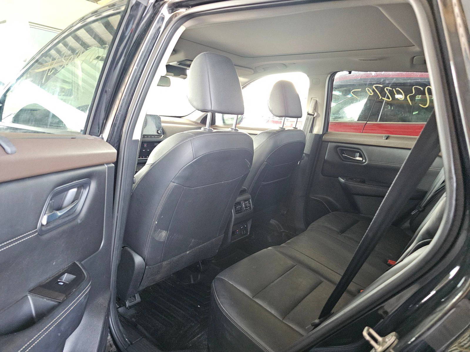 2023 NISSAN ROGUE — 71005 KM — Lot 12302707 — Souq - Marhaba Auctions Used Cars - Image 6