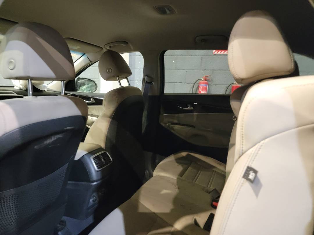 2020 KIA SORENTO — 98619 Miles — Lot 59619095 — Souq - Marhaba Auctions Used Cars - Image 7
