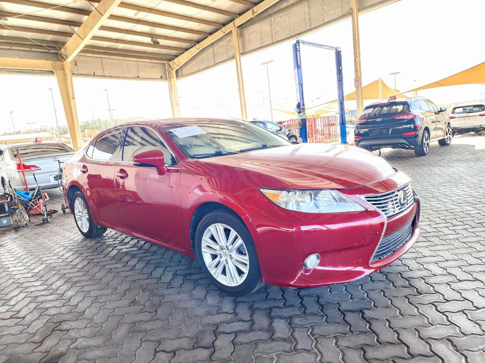 2015 LEXUS ES 350 — 116320 Miles — Lot 2168370 — Souq - Marhaba Auctions Used Cars - Image 4