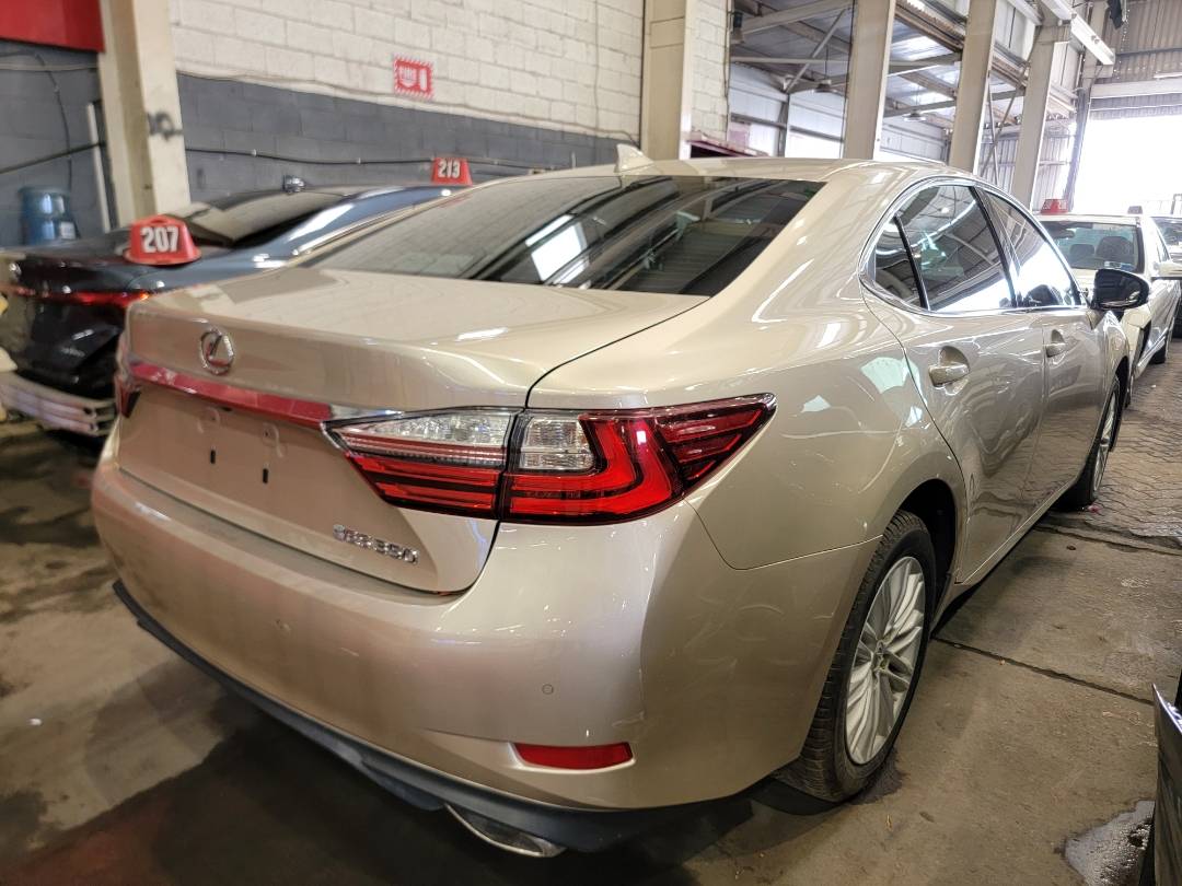 2017 LEXUS ES 350 — 75746 Miles — Lot HU038545 — Main - Marhaba Auctions Used Cars - Image 3