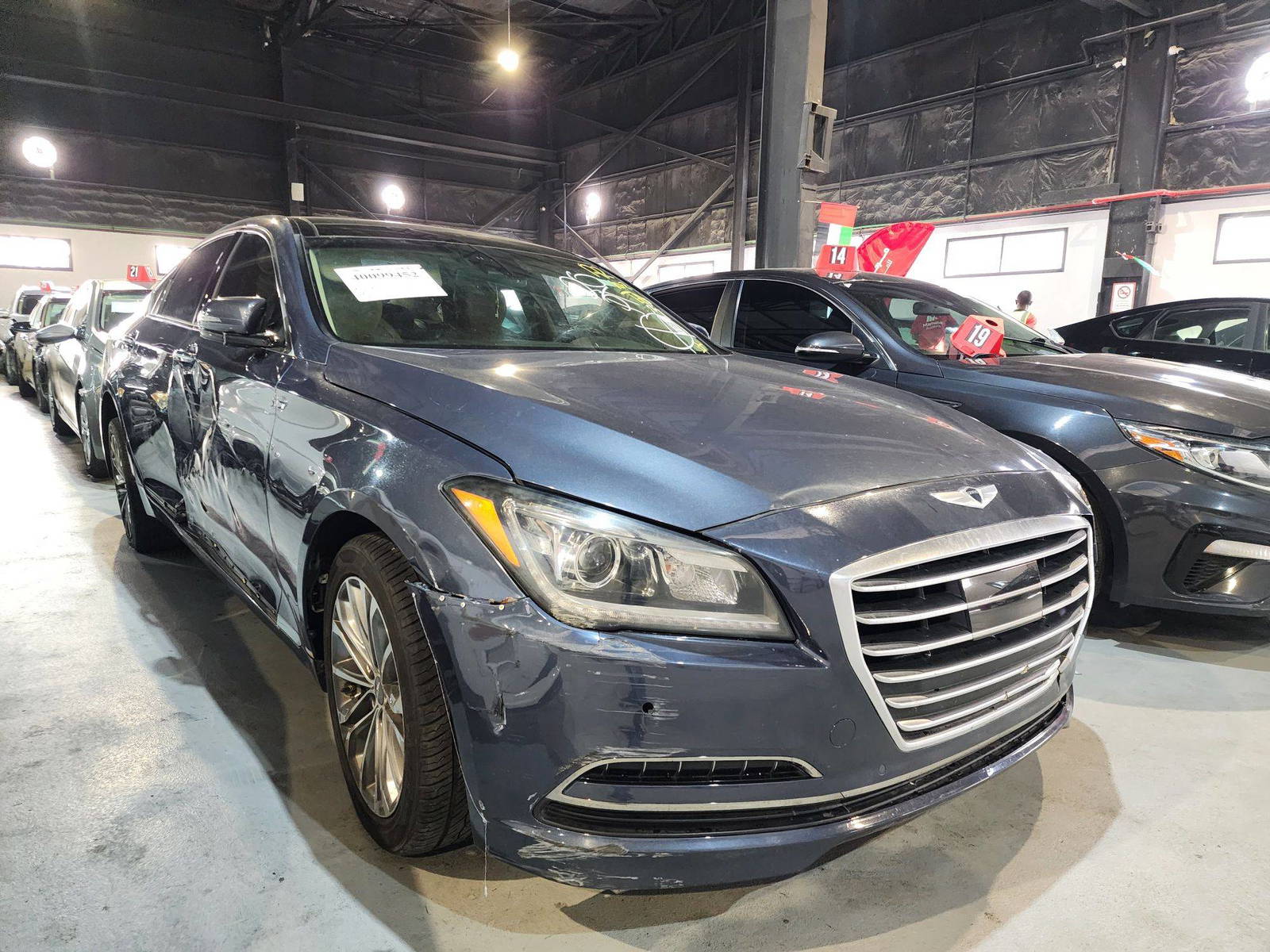 2015 HYUNDAI GENESIS — 96597 Miles — Lot 40099452 — Souq - Marhaba Auctions Used Cars - Image 4