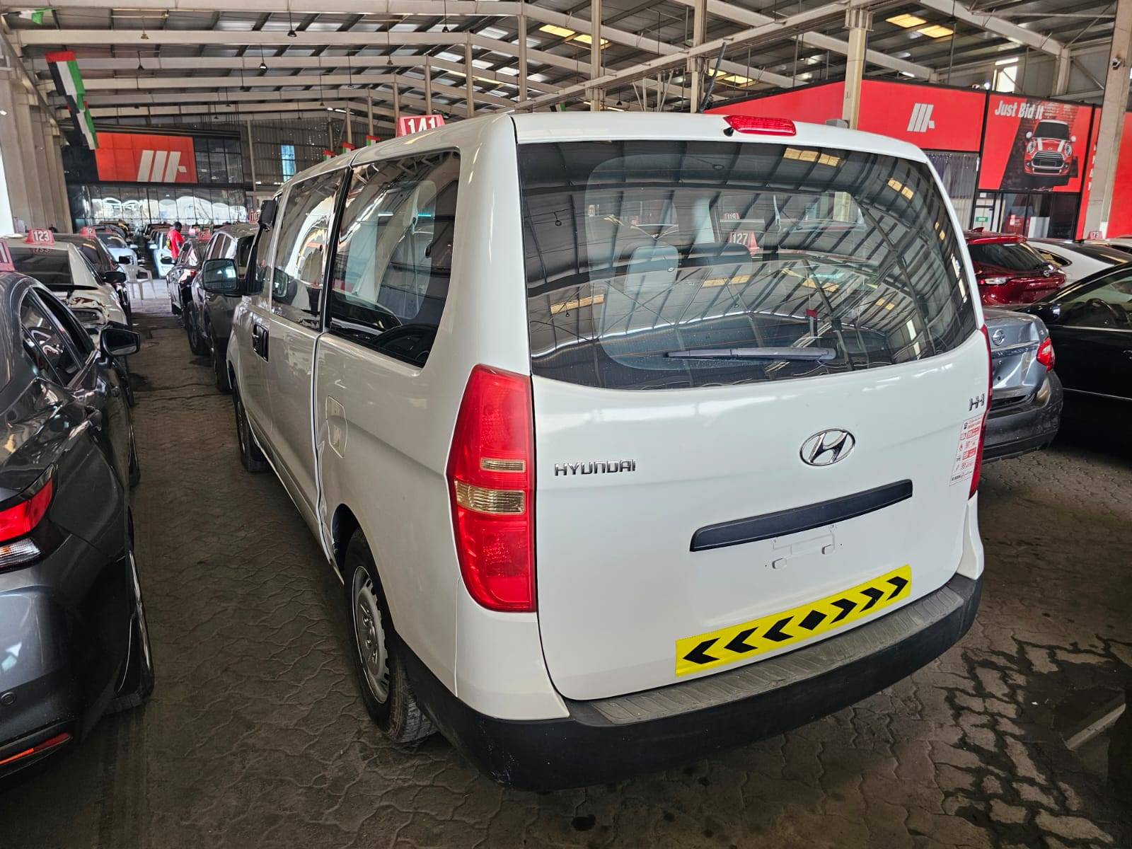 2021 HYUNDAI H1 — 163019 KM — Lot 1R9MU197780 — Main - Marhaba Auctions Used Cars - Image 3
