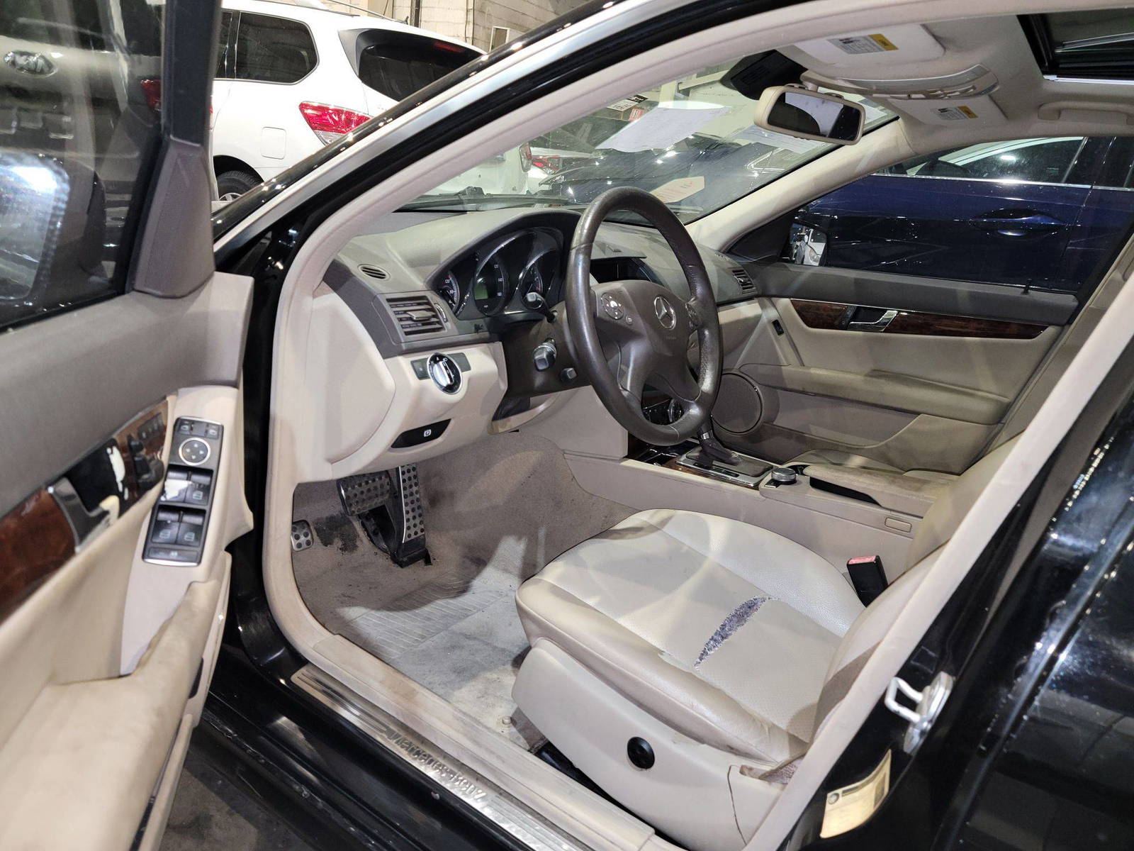 MERCEDES BENZ C300 2011 - Marhaba Auction Used Cars - Image 9