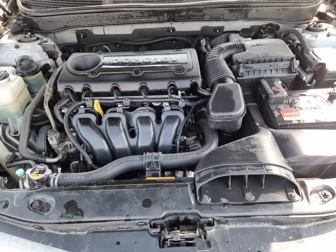 2010 HYUNDAI SONATA — 177335 KM — Lot 124587 — Souq - Marhaba Auctions Used Cars - Image 11