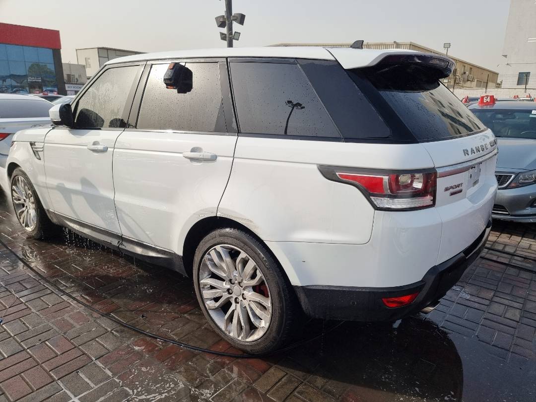 2016 LAND ROVER RANGE ROVER SPORT — 136270 Miles — Lot 582800 — Ind. 12 - Marhaba Auctions Used Cars - Image 4