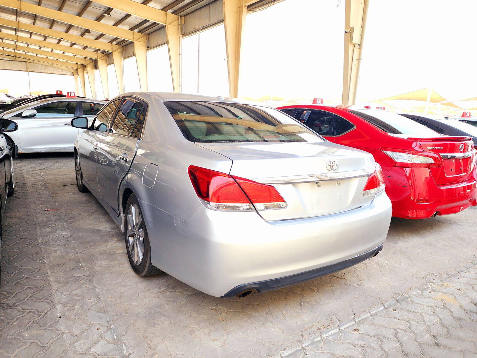 2011 TOYOTA AVALON — 153772 Miles — Lot BXBU392539 — Souq - Marhaba Auctions Used Cars - Image 4